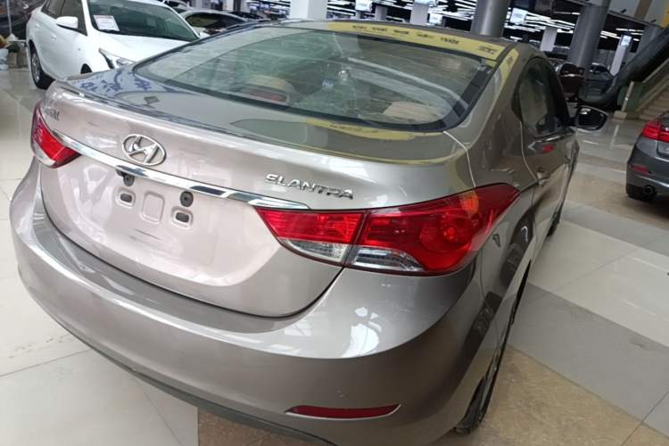 Used Hyundai Elantra (5th Generation / Langdong) 2015 1.6L Automatic Fashion Model Rear Right 45 Deg