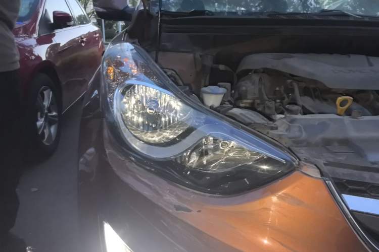Used Hyundai Elantra (5th Generation / Langdong) 2015 1.6L Automatic Leading Model Right Front Headlight