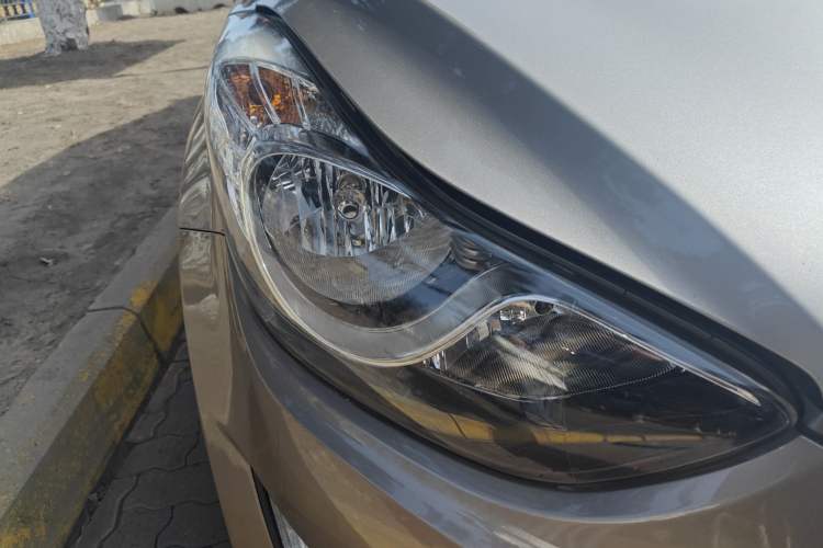 Used Hyundai Elantra (5th Generation / Langdong) 2015 1.6L Automatic Leading Model Right Front Headlight