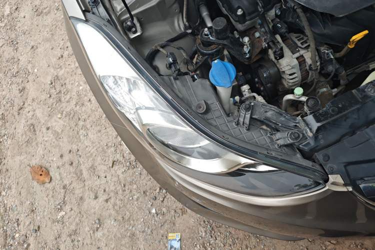 Used Hyundai Elantra (5th Generation / Langdong) 2015 1.6L Automatic Luxury Model Right Front Headlight