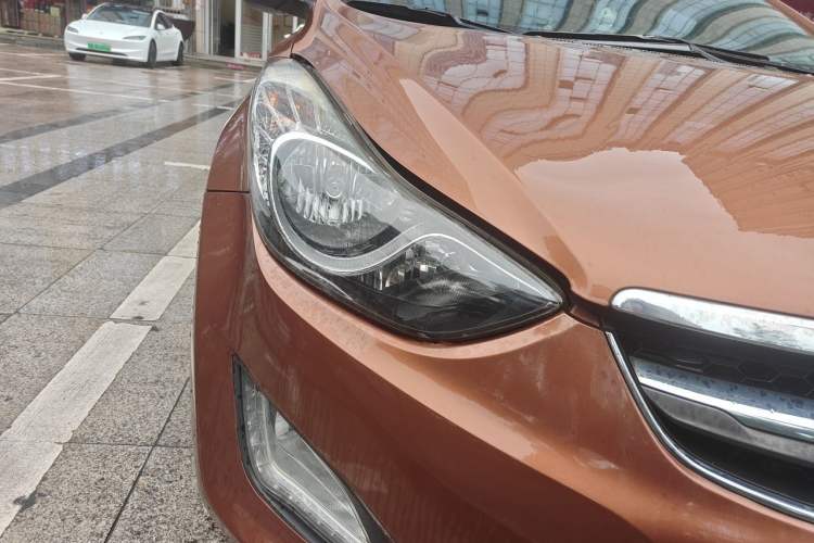 Used Hyundai Elantra (5th Generation / Langdong) 2015 1.6L Automatic Leading Model Right Front Headlight