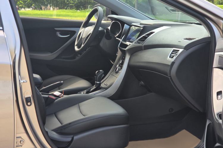 Used Hyundai Elantra (5th Generation / Langdong) 2015 1.6L Automatic Leading Model Right Front Seat