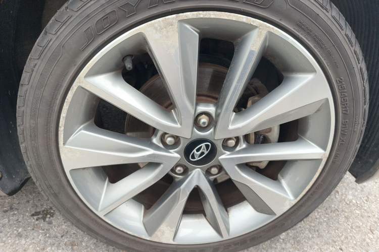 Used Hyundai Elantra (5th Generation / Langdong) 2015 1.6L Automatic Leading Model Right Front Wheel Hub