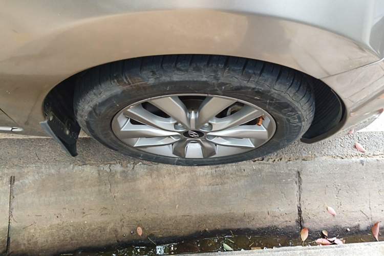 Used Hyundai Elantra (5th Generation / Langdong) 2015 1.6L Manual Leading Model Right Front Wheel Hub