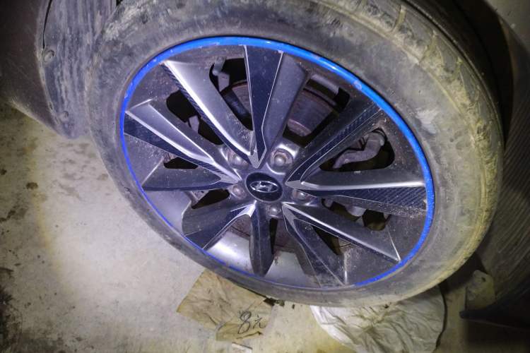 Used Hyundai Elantra (5th Generation / Langdong) 2015 1.6L Automatic Luxury Model Right Front Wheel Hub