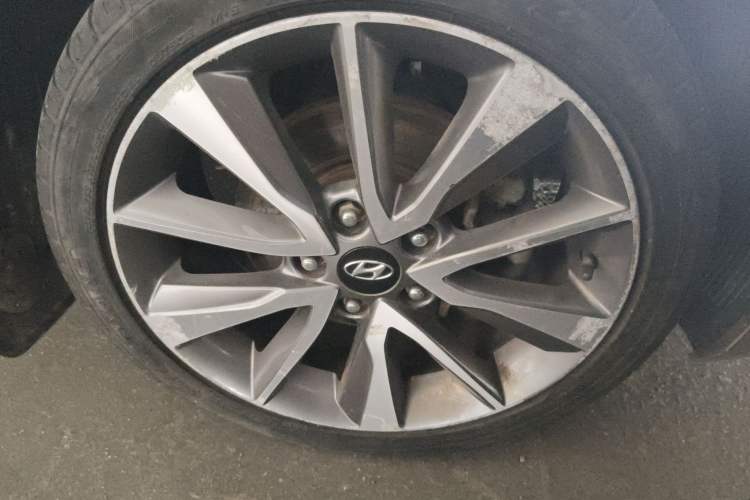 Used Hyundai Elantra (5th Generation / Langdong) 2015 1.6L Automatic Leading Model Right Front Wheel Hub