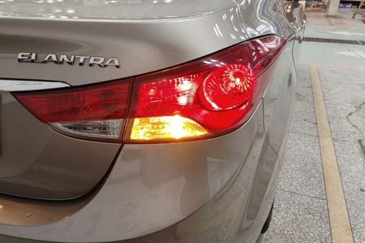 Used Hyundai Elantra (5th Generation / Langdong) 2015 1.6L Automatic Leading Model Right Rear Taillight