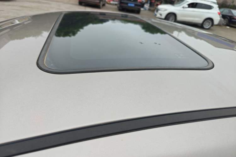 Used Hyundai Elantra (5th Generation / Langdong) 2015 1.6L Automatic Leading Model Roof