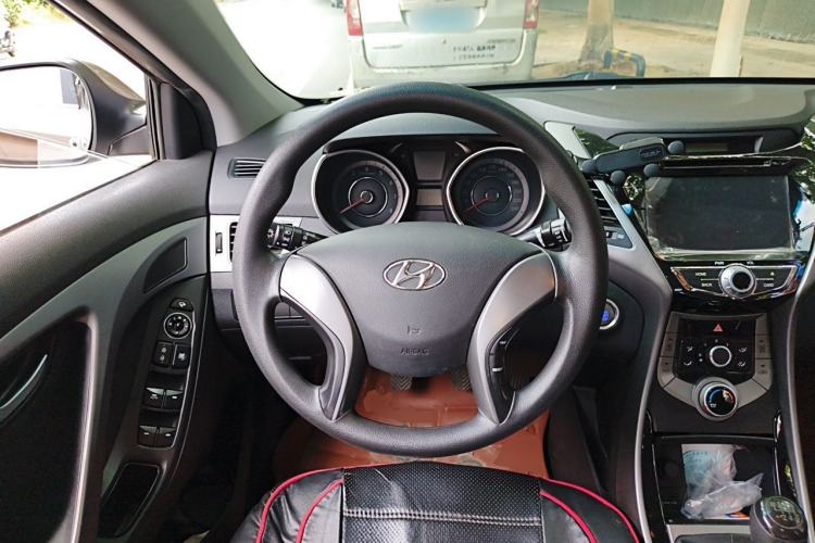 Used Hyundai Elantra (5th Generation / Langdong) 2015 1.6L Manual Leading Model Steering Wheel