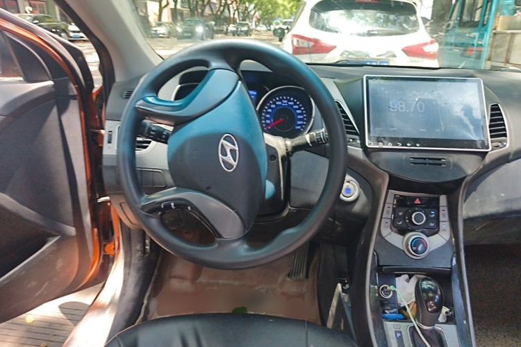 Used Hyundai Elantra (5th Generation / Langdong) 2015 1.6L Automatic Leading Model Steering Wheel
