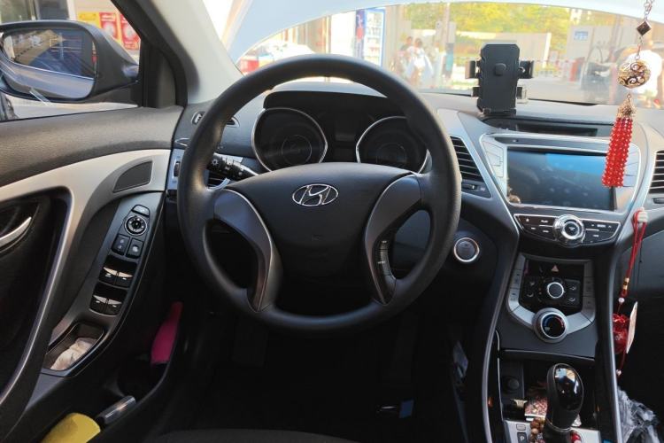 Used Hyundai Elantra (5th Generation / Langdong) 2015 1.6L Automatic Leading Model Steering Wheel