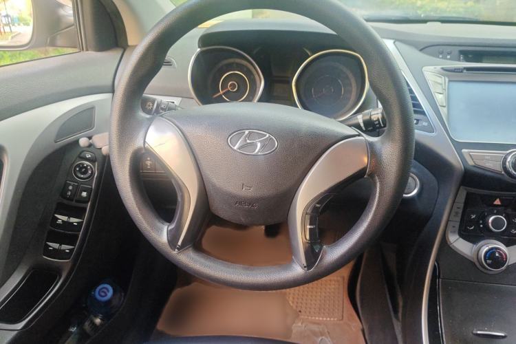 Used Hyundai Elantra (5th Generation / Langdong) 2015 1.6L Manual Leading Model Steering Wheel