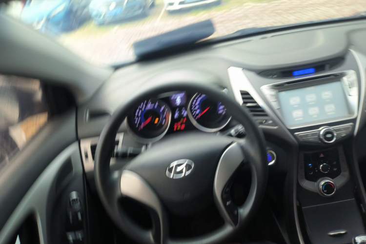 Used Hyundai Elantra (5th Generation / Langdong) 2015 1.6L Manual Leading Model Steering Wheel