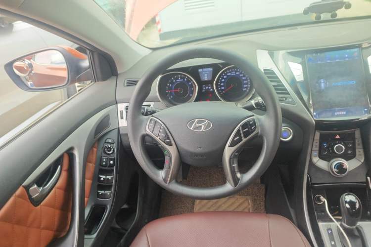 Used Hyundai Elantra (5th Generation / Langdong) 2015 1.6L Automatic Leading Model Steering Wheel