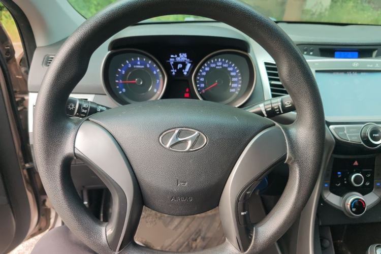 Used Hyundai Elantra (5th Generation / Langdong) 2015 1.6L Automatic Fashion Model Steering Wheel