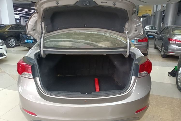 Used Hyundai Elantra (5th Generation / Langdong) 2015 1.6L Automatic Fashion Model Trunk