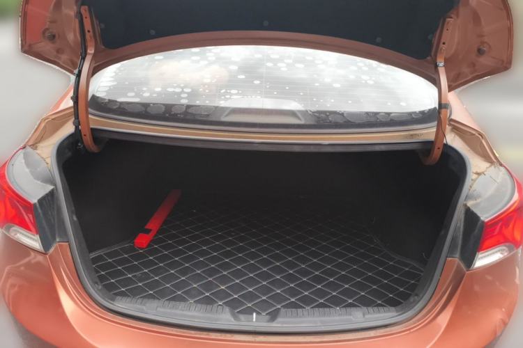 Used Hyundai Elantra (5th Generation / Langdong) 2015 1.6L Automatic Fashion Model Trunk
