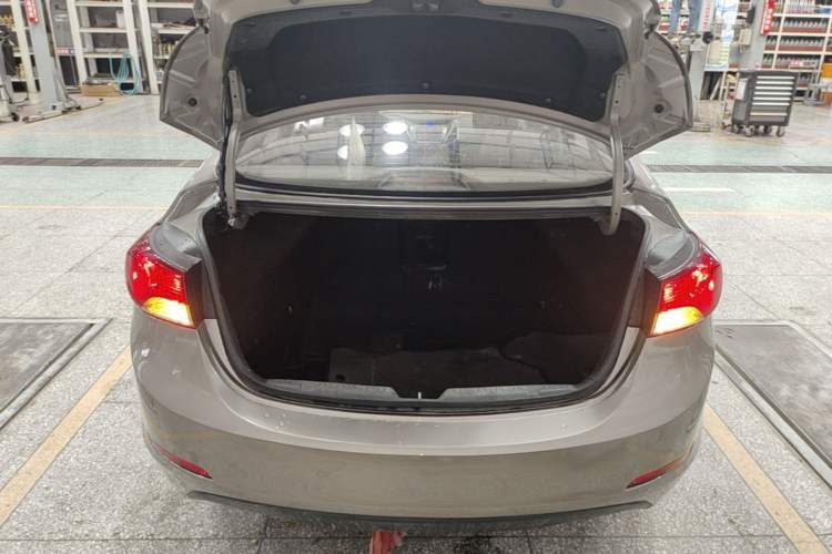 Used Hyundai Elantra (5th Generation / Langdong) 2015 1.6L Automatic Leading Model Trunk