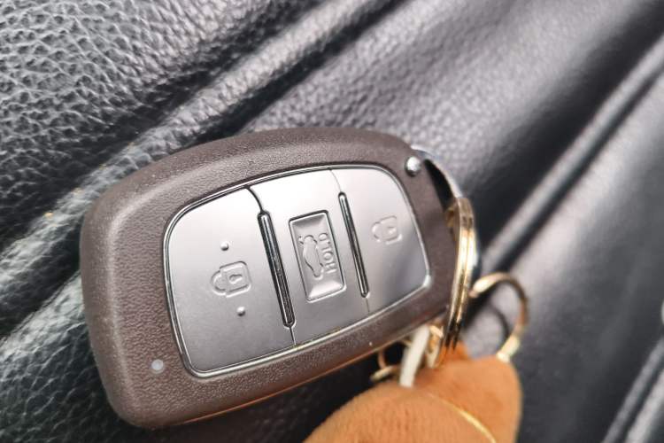 Used Hyundai Elantra (5th Generation / Langdong) 2015 1.6L Automatic Leading Model Vehicle Key