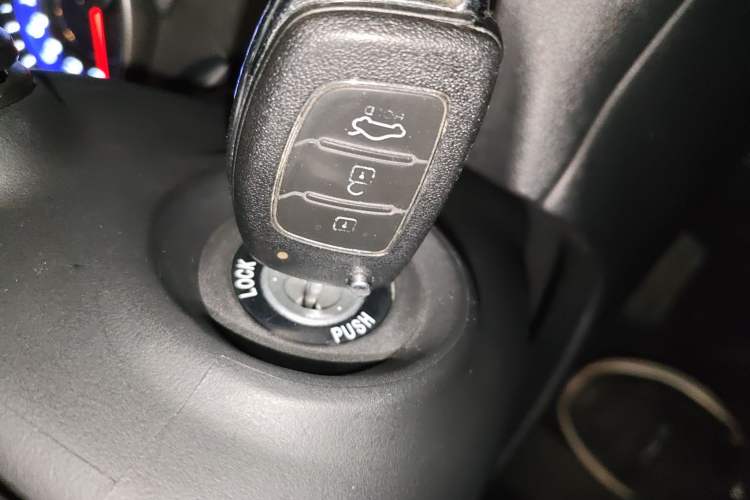 Used Hyundai Elantra (5th Generation / Langdong) 2015 1.6L Automatic Fashion Model Vehicle Key