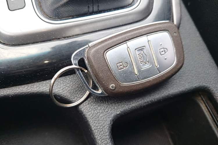 Used Hyundai Elantra (5th Generation / Langdong) 2015 1.6L Automatic Luxury Model Vehicle Key
