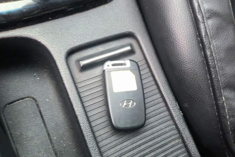 Used Hyundai Elantra (5th Generation / Langdong) 2015 1.6L Manual Leading Model Vehicle Key