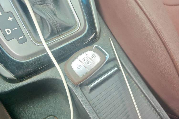 Used Hyundai Elantra (5th Generation / Langdong) 2015 1.6L Automatic Leading Model Vehicle Key