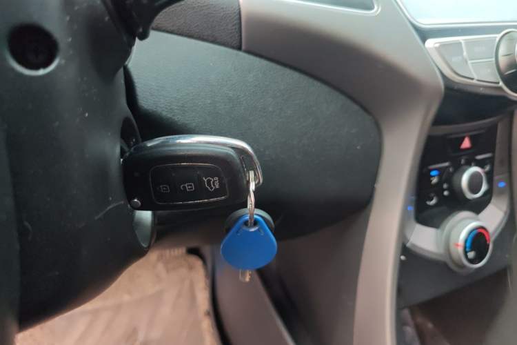Used Hyundai Elantra (5th Generation / Langdong) 2015 1.6L Automatic Fashion Model Vehicle Key