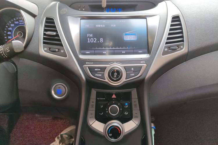 Used Hyundai Elantra (5th Generation / Langdong) 2016 1.6L Automatic Prestige Model Audio And AC Panel