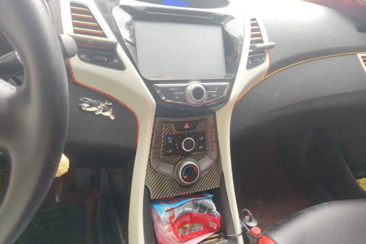 Used Hyundai Elantra (5th Generation / Langdong) 2016 1.6L Manual Fashion Edition Audio And AC Panel