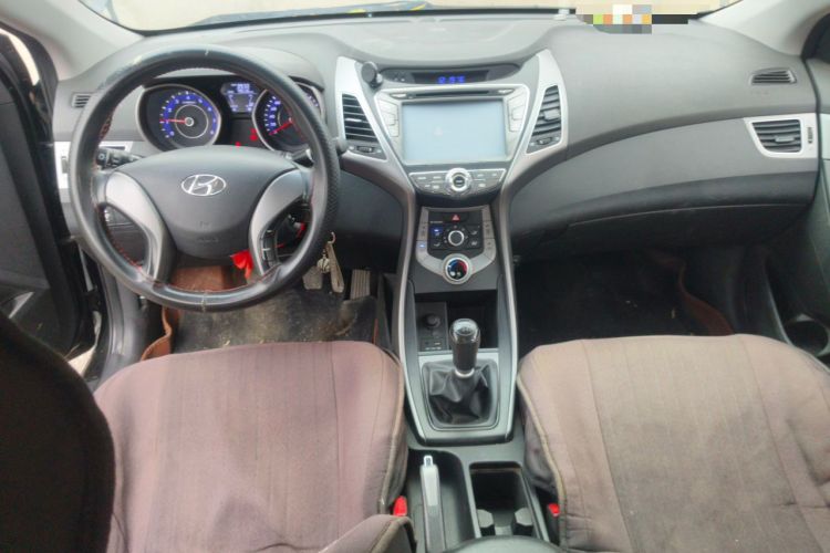Used Hyundai Elantra (5th Generation / Langdong) 2016 1.6L Manual Fashion Edition Center Console