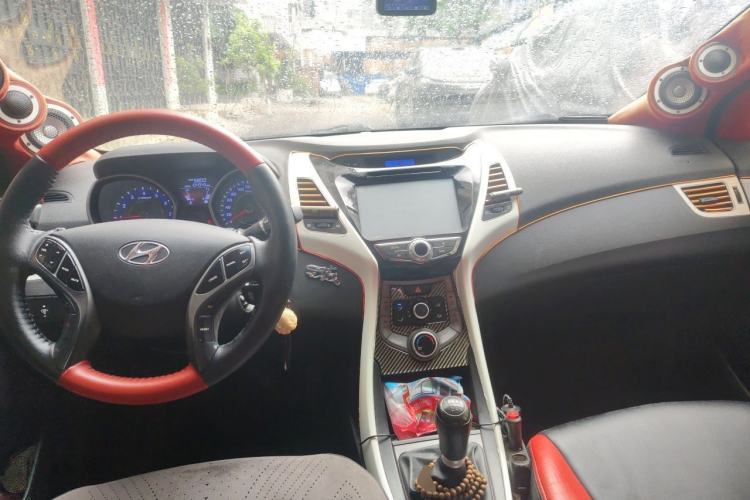 Used Hyundai Elantra (5th Generation / Langdong) 2016 1.6L Manual Fashion Edition Center Console
