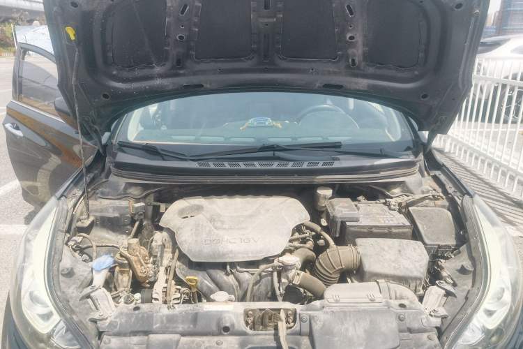 Used Hyundai Elantra (5th Generation / Langdong) 2016 1.6L Manual Luxury Model Engine Bay