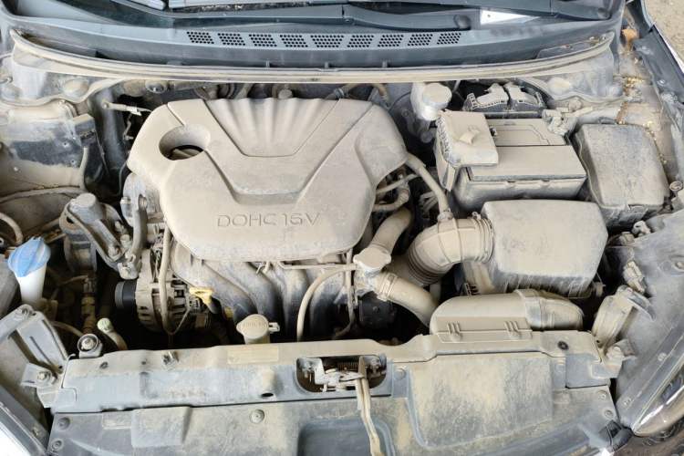Used Hyundai Elantra (5th Generation / Langdong) 2016 1.6L Automatic Smart Version Engine Bay