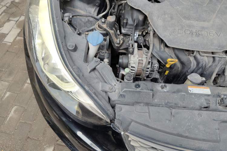 Used Hyundai Elantra (5th Generation / Langdong) 2016 1.6L Automatic Prestige Model Engine Bay Right