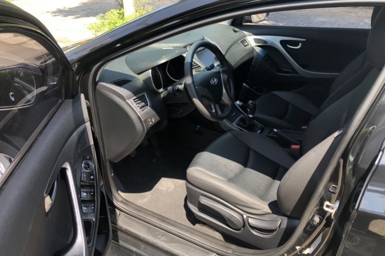 Used Hyundai Elantra (5th Generation / Langdong) 2016 1.6L Manual Luxury Model Interior 1
