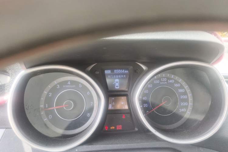 Used Hyundai Elantra (5th Generation / Langdong) 2016 1.6L Manual Luxury Model Odometer Close Up