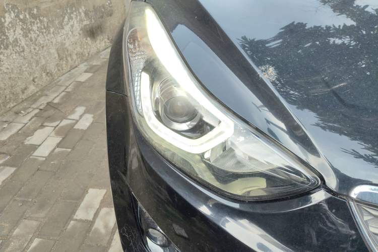 Used Hyundai Elantra (5th Generation / Langdong) 2016 1.6L Automatic Prestige Model Right Front Headlight