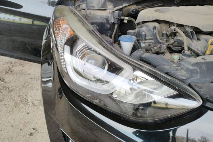 Used Hyundai Elantra (5th Generation / Langdong) 2016 1.6L Automatic Smart Version Right Front Headlight