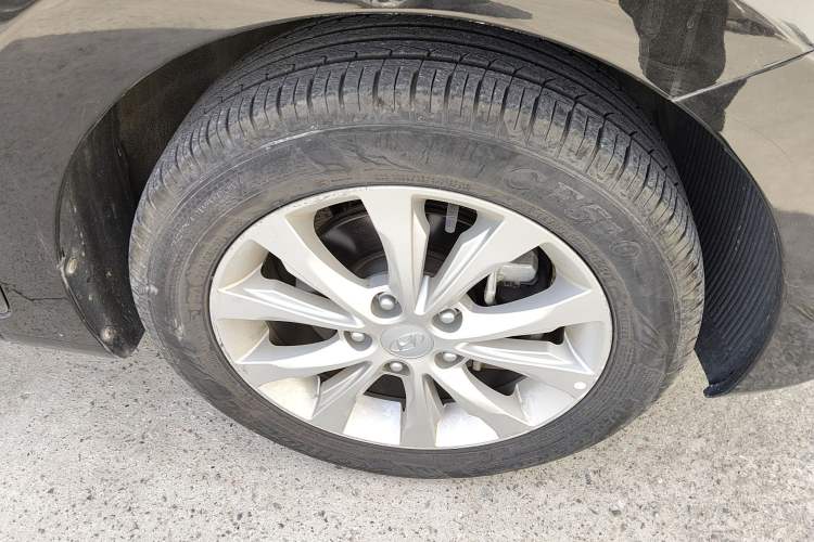 Used Hyundai Elantra (5th Generation / Langdong) 2016 1.6L Automatic Smart Version Right Front Wheel Hub