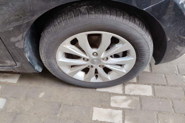 Used Hyundai Elantra (5th Generation / Langdong) 2016 1.6L Automatic Prestige Model Right Front Wheel Hub