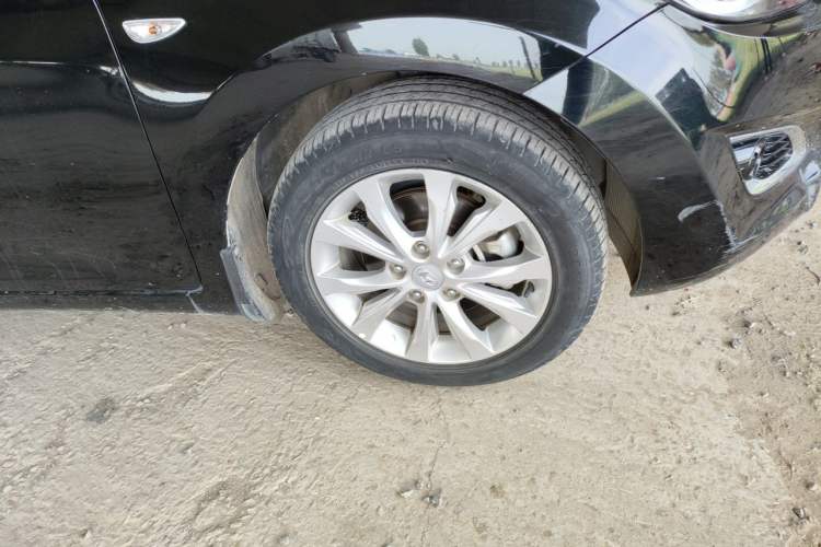 Used Hyundai Elantra (5th Generation / Langdong) 2016 1.6L Automatic Smart Version Right Front Wheel Hub