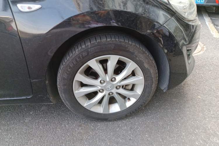 Used Hyundai Elantra (5th Generation / Langdong) 2016 1.6L Automatic Smart Version Right Front Wheel Hub