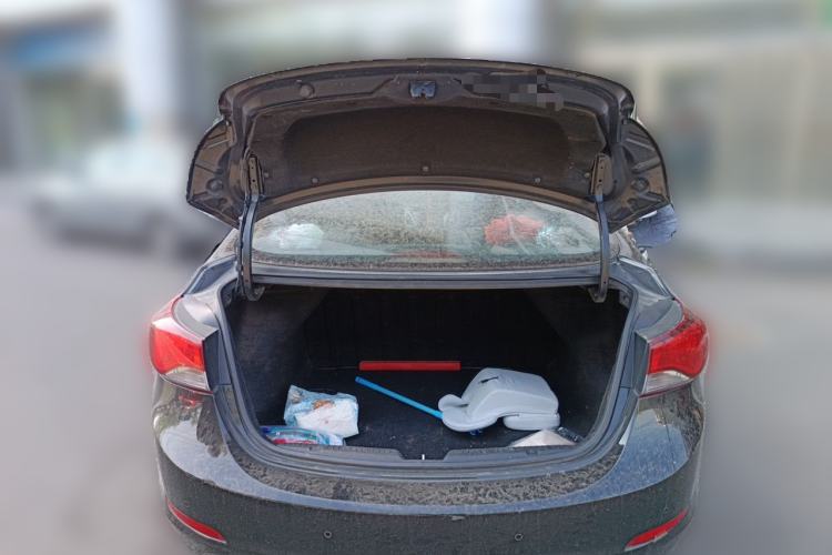 Used Hyundai Elantra (5th Generation / Langdong) 2016 1.6L Automatic Smart Version Trunk