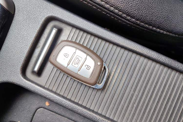 Used Hyundai Elantra (5th Generation / Langdong) 2016 1.6L Automatic Prestige Model Vehicle Key
