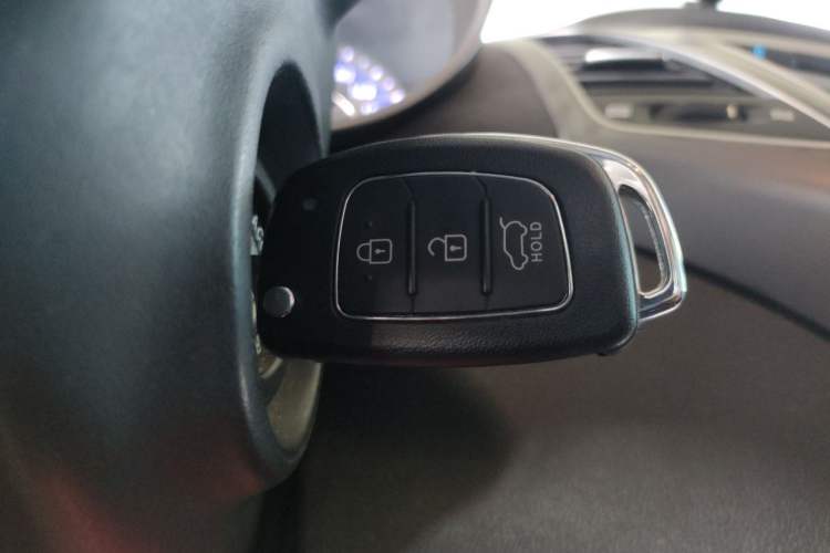 Used Hyundai Elantra (5th Generation / Langdong) 2016 1.6L Automatic Smart Version Vehicle Key