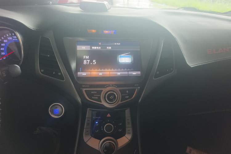 Used Hyundai Elantra (5th Generation / Langdong) 2016 1.6L Automatic Prestige Model Audio And AC Panel