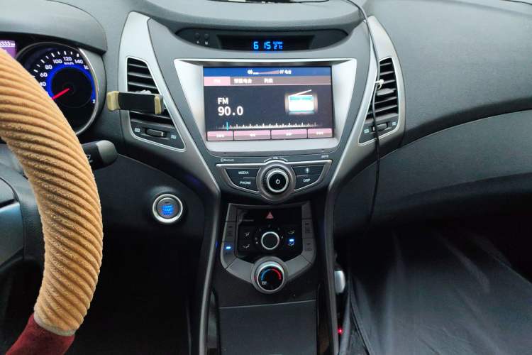 Used Hyundai Elantra (5th Generation / Langdong) 2016 1.6L Manual Luxury Model Audio And AC Panel