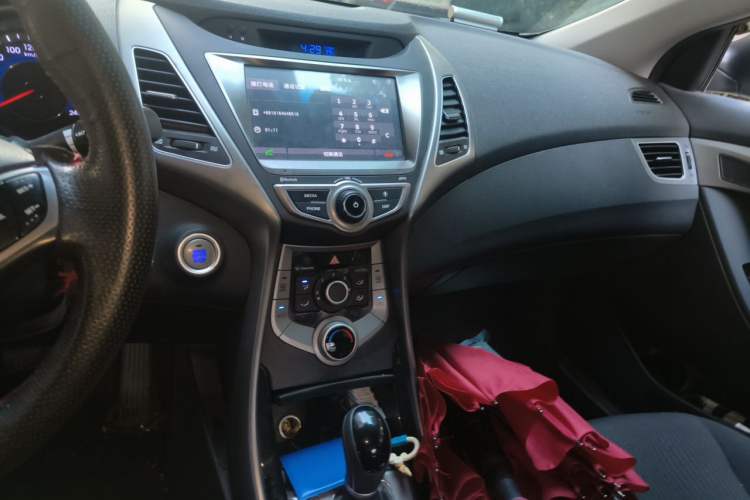 Used Hyundai Elantra (5th Generation / Langdong) 2016 1.6L Automatic Prestige Model Audio And AC Panel