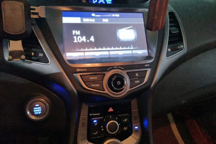 Used Hyundai Elantra (5th Generation / Langdong) 2016 1.6L Automatic Prestige Model Audio And AC Panel